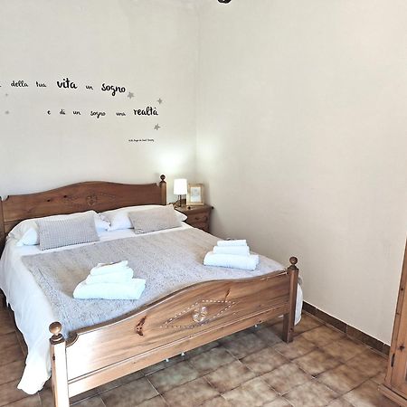 La Casa Del Gigante Frassino Apartment อัชเชลิโย ภายนอก รูปภาพ